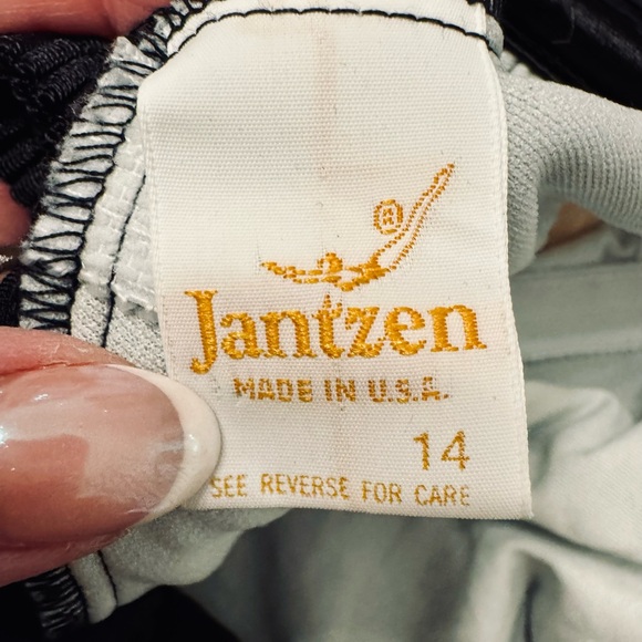 Jantzen‎ Halter Black Swimsuit - Picture 2 of 3